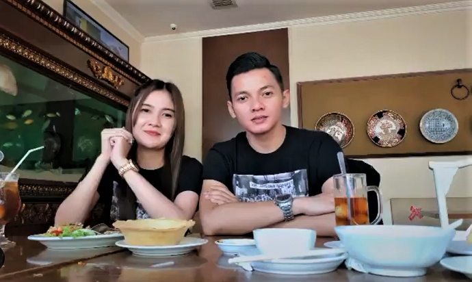 Nella Kharisma dan Dory Harsa