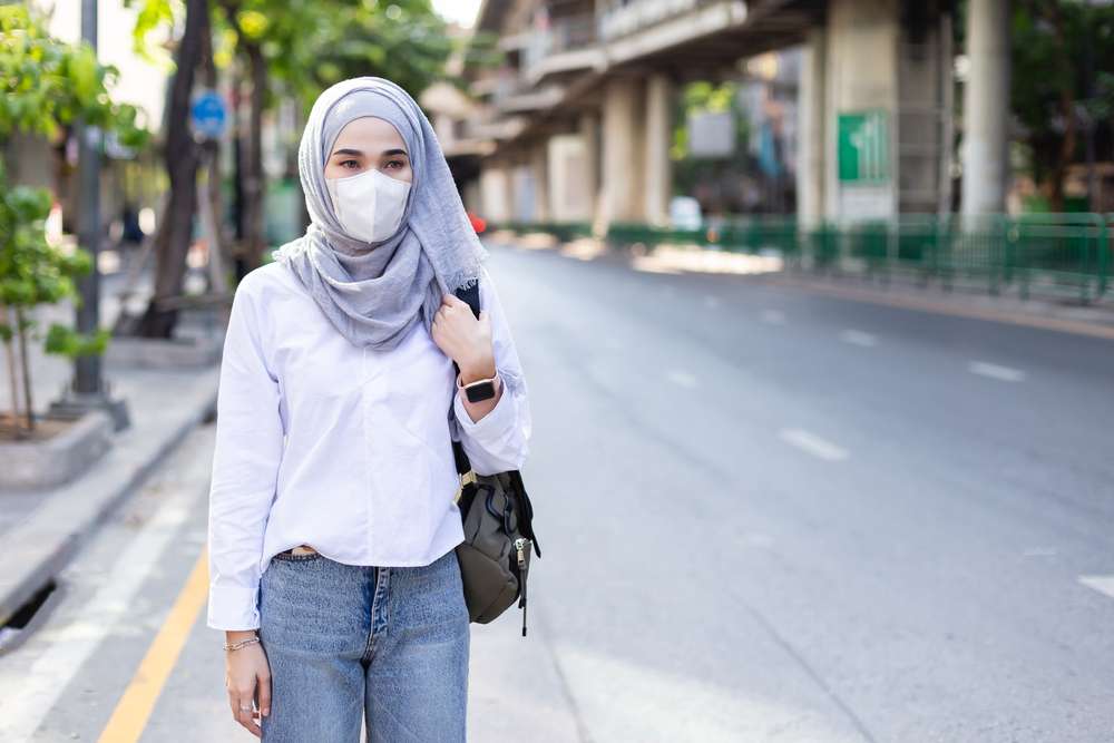 Memakai Masker