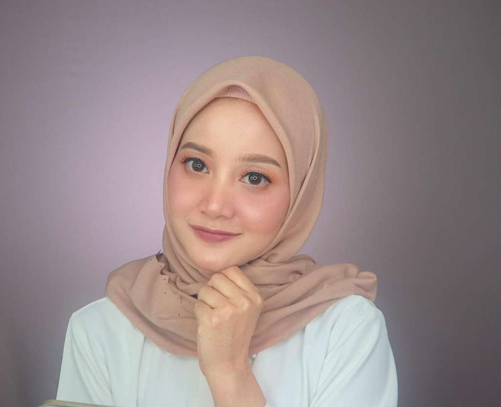 Beauty Influencer Linda Kayhz