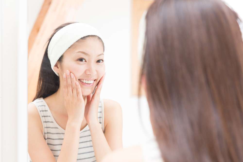 Punya Kulit Berminyak, Perlukah Pakai Pelembap Secara Rutin?