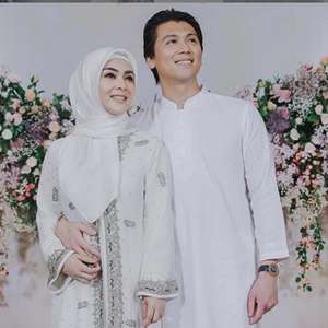 Potret Syahrini dan Reino Barack