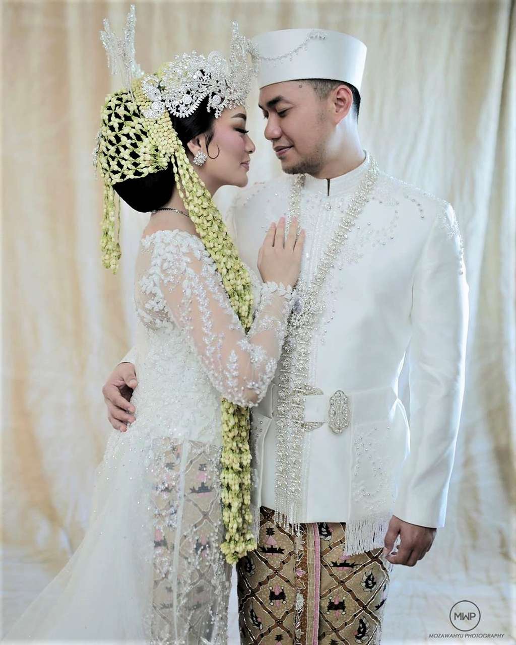Zaskia Gotik dan Sirajuddin Mahmud