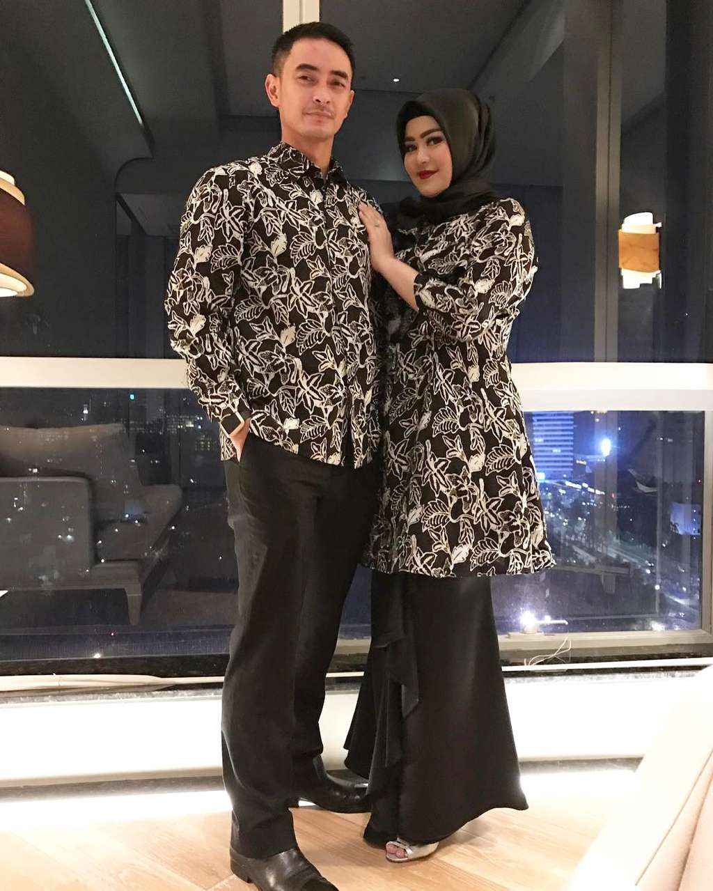 Zumi Zola dan Istri