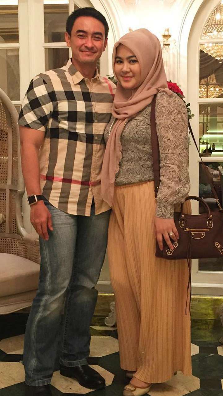 Zumi Zola dan Istri