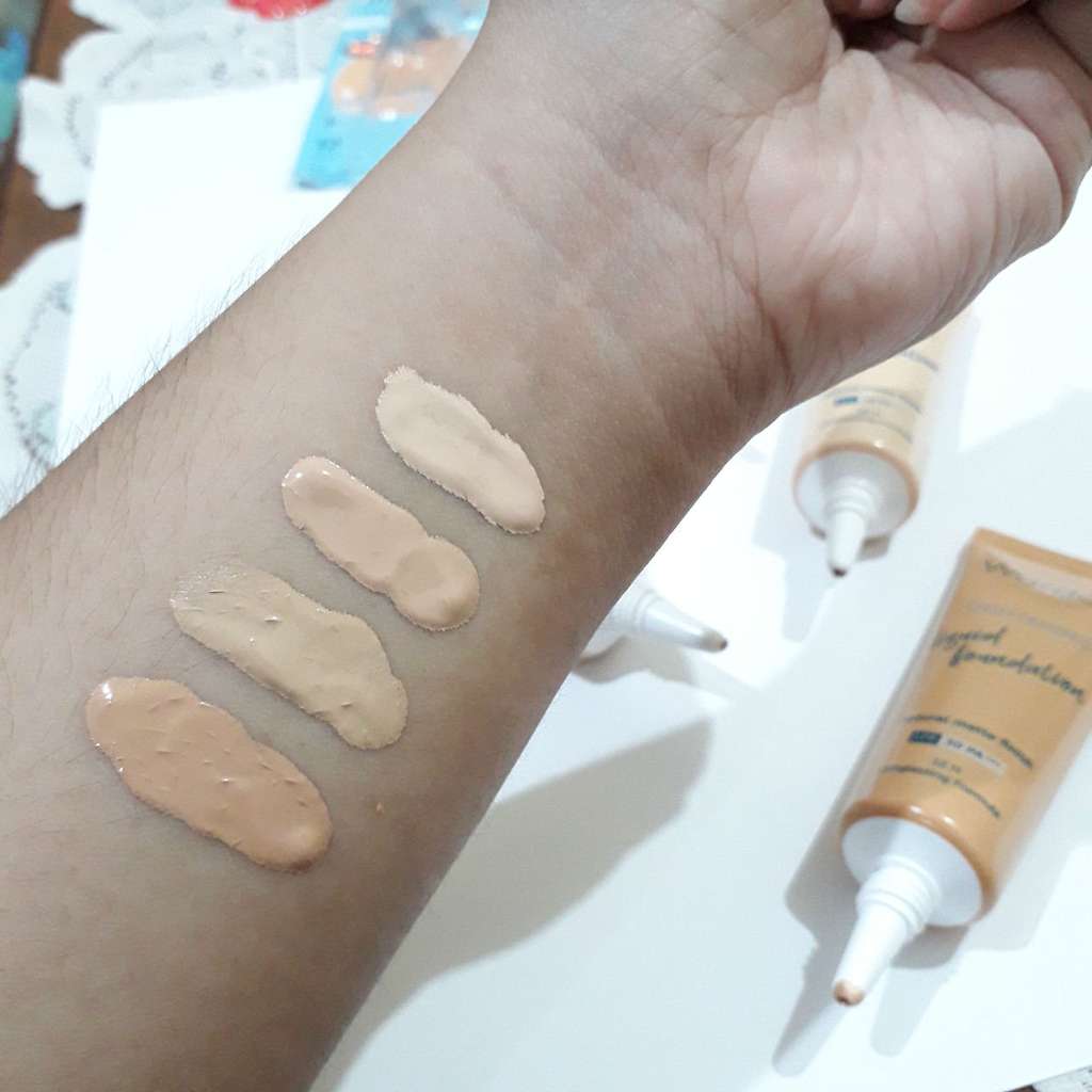 Wardah Lightening Liquid Foundation