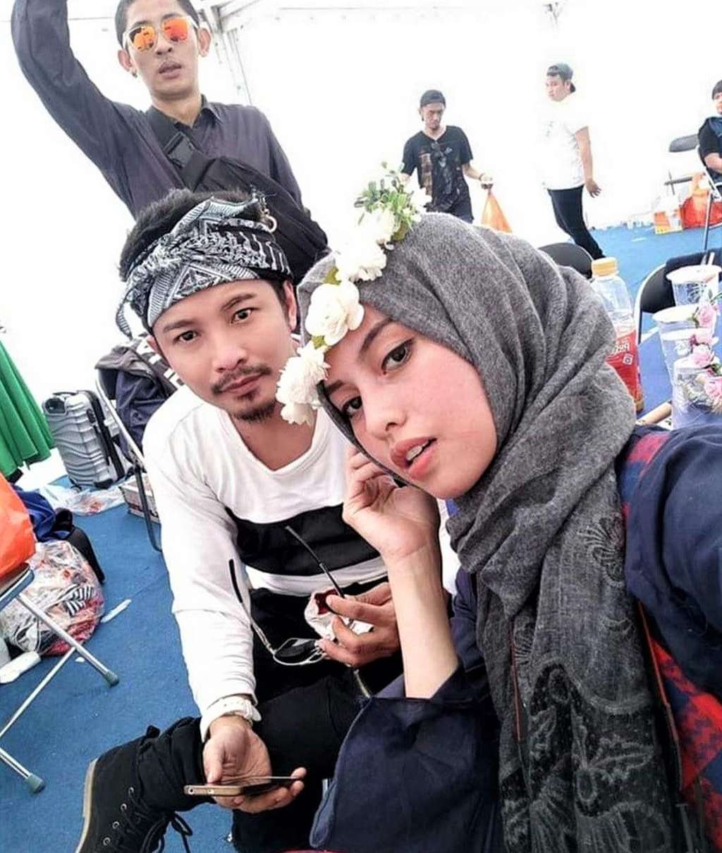 Zul Zivilia dan istri