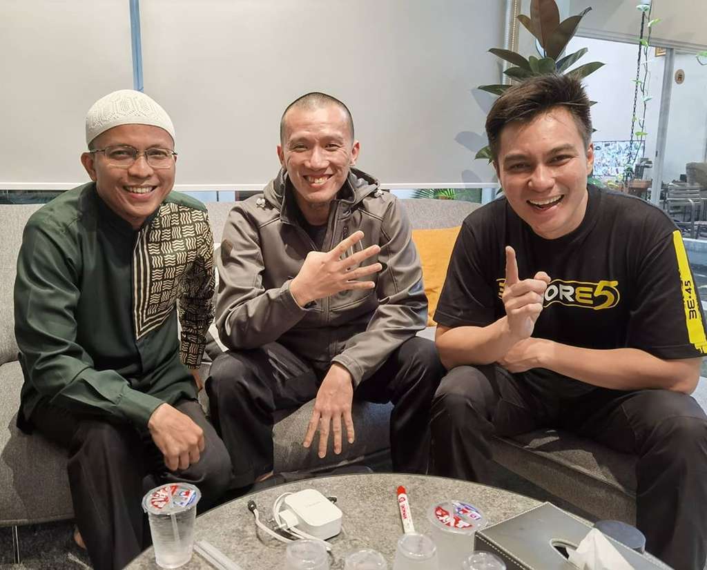 Baim wong dan ustaz felix siauw
