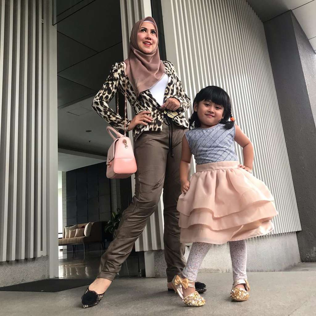 Venna Melinda dan Vania