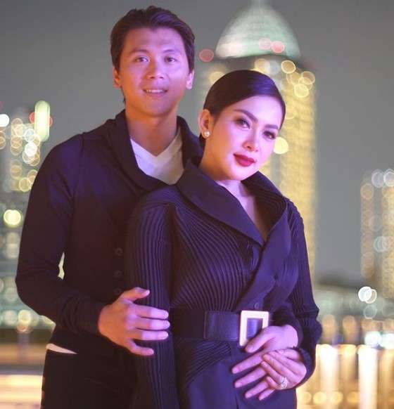 Syahrini dan Reino Barack Syahrini dan Reino Barack