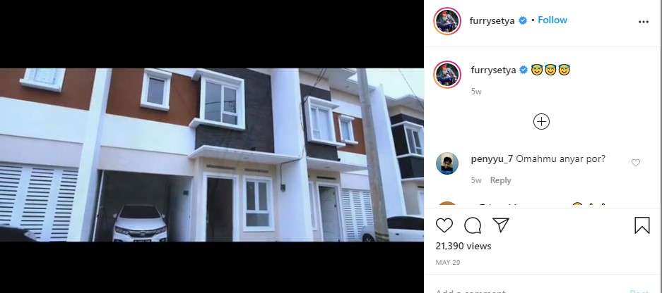 Penampakan depan rumah mas Pur