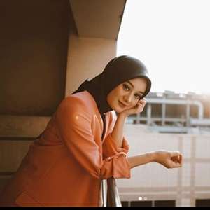 Potret cantik dinda hauw