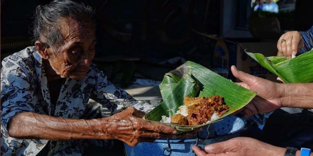 Mbah Lindu penjual Gudeg