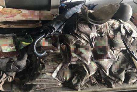 Kotoran dan bangkai tikus di antara bahan pembuatan kerisik.