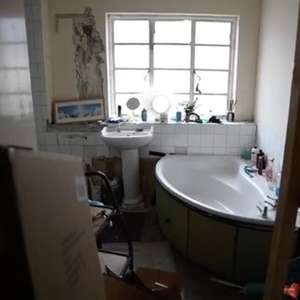 Kamar Mandi yang sering terdengar suara-suara aneh