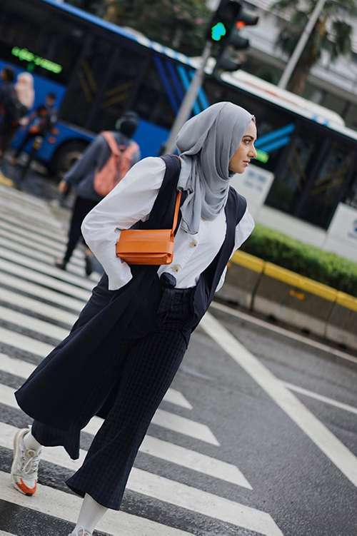 Hijab Abu-abu Hijab Abu-abu