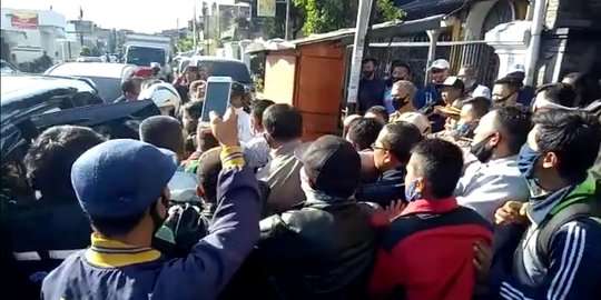 Ricuh di Depan Gedung PGRI Garut