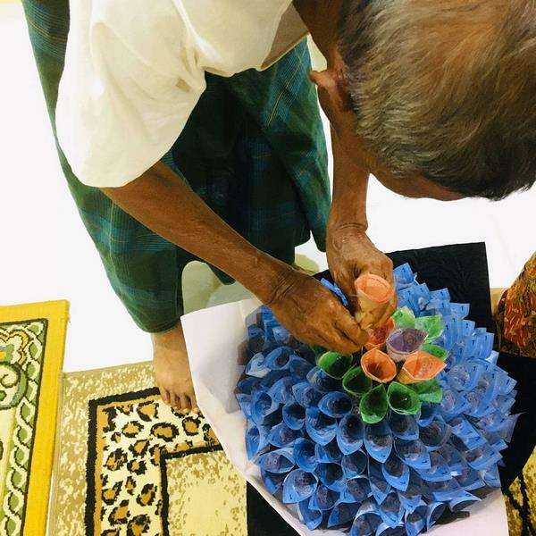 Salwani berdoa ayahnya panjang umur agar dia bisa membahagiakan hidupnya.