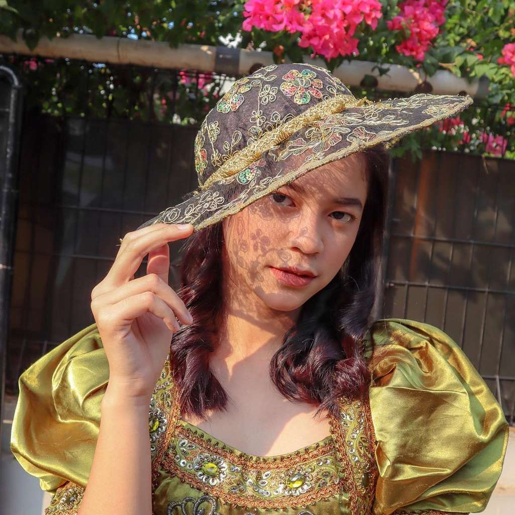 Arifah Lubai pemeran Karina di Tukang Ojek Pengkolan