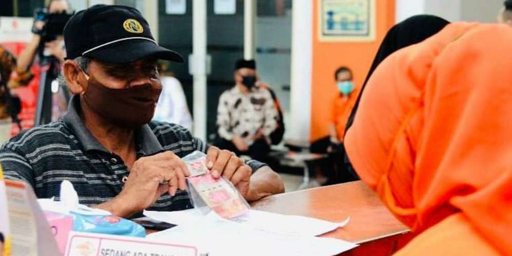 Insentif Gaji Bantuan Sosial