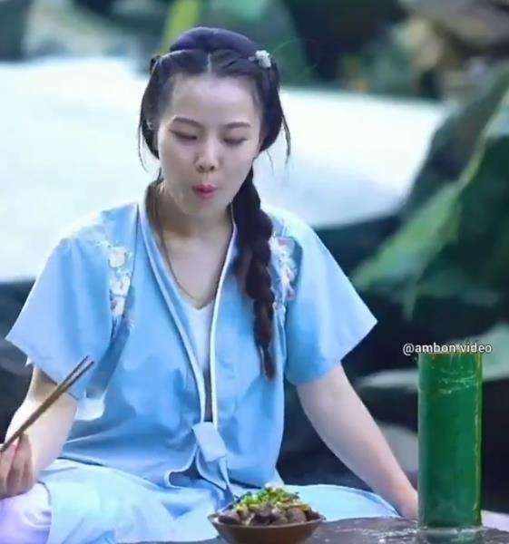 Cara makan sayur oseng batu kali.