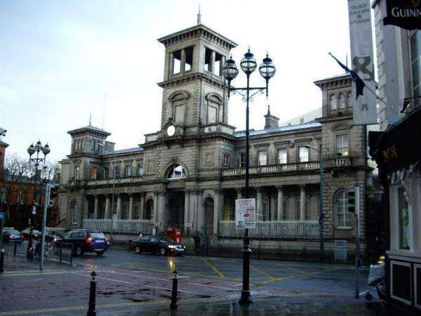 Bekas bangunan Stasiun Kereta Api Connoly, Irlandia.
