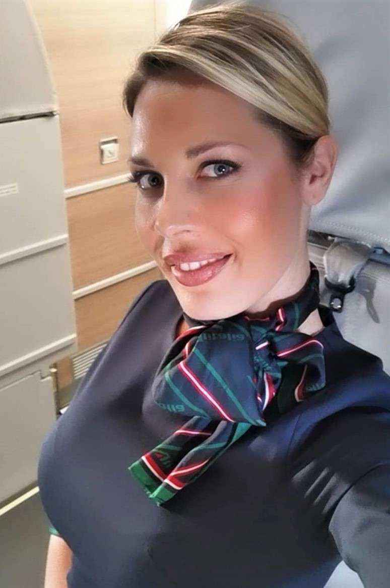 Pramugari cantik
