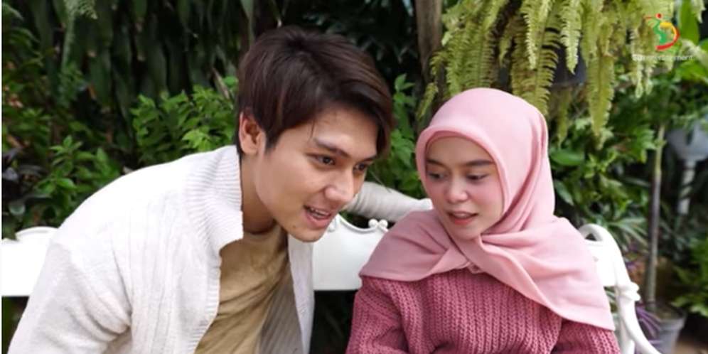 Momen Rizky Billar dan Lesty Kejora saat Latihan Ijab Kabul