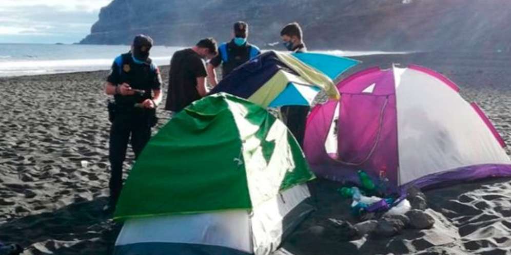 Pihak berwajib langsung merubuhkan tenda Pihak berwajib langsung merubuhkan tenda