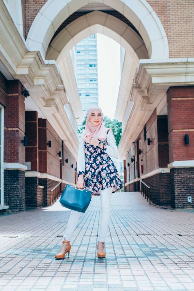 Tips Hijab Anti Gerah Seharian, Biar Bebas Melangkah Apapun Aktivitasmu