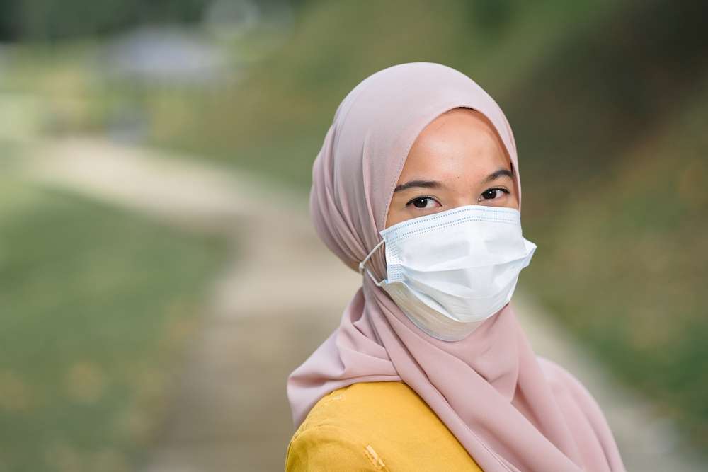 Memakai Masker