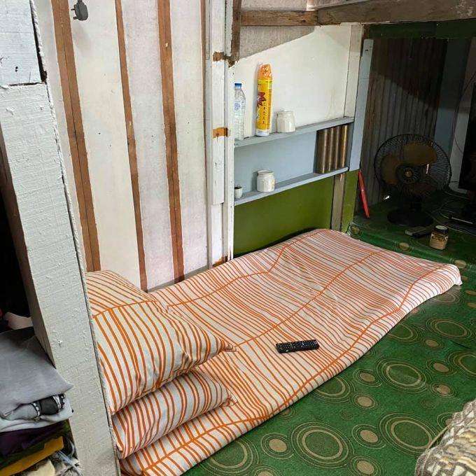 Tempat sholat dan tidur cukup nyaman dan bersih.