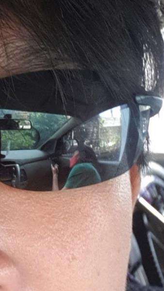 Ternyata dia lagi jalan sama cewek lain.