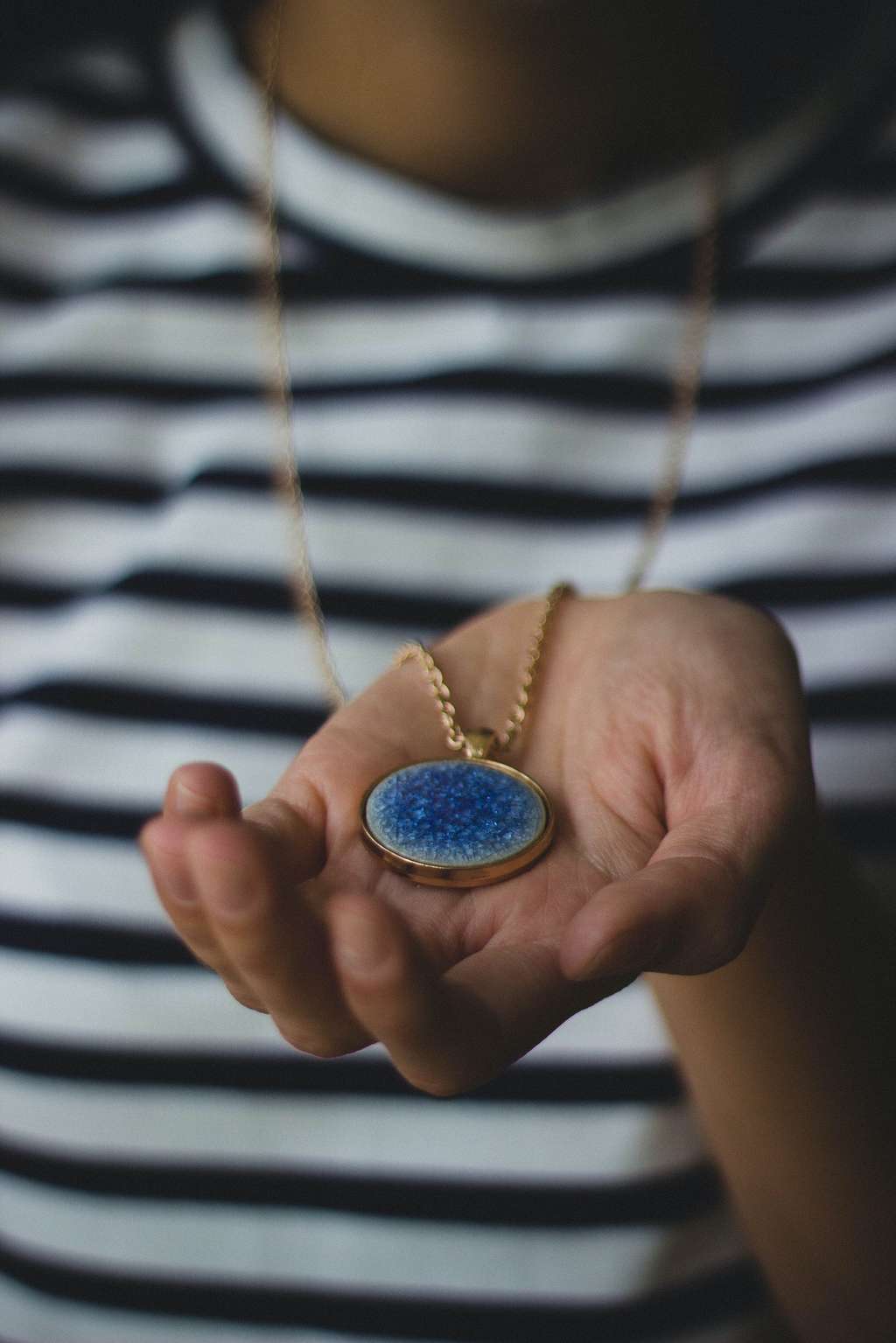 Tips Padu Padan Kalung dan Neckline