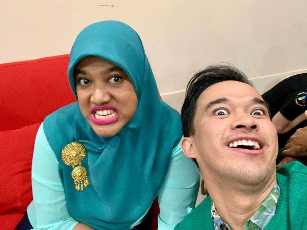 Bu Tejo dan Anwar BAB