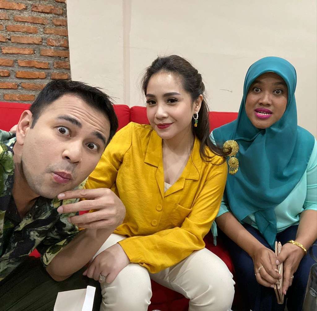Bu Tejo, Raffi Ahmad, dan Nagita Slavina