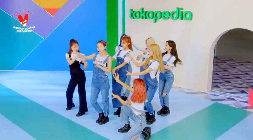 Interview di Tokopedia WIB TV Show, TWICE dan Secret Number Ungkap Fakta Menarik