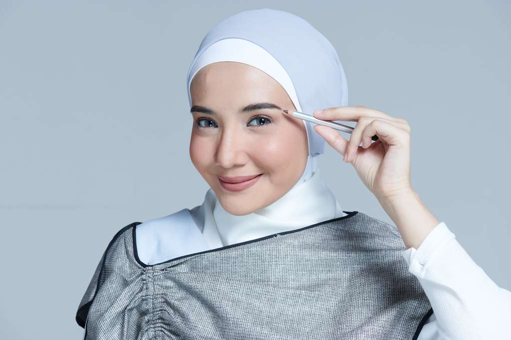 Kamu Termasuk Tim Eye Makeup yang Mana Selama Era New Normal?