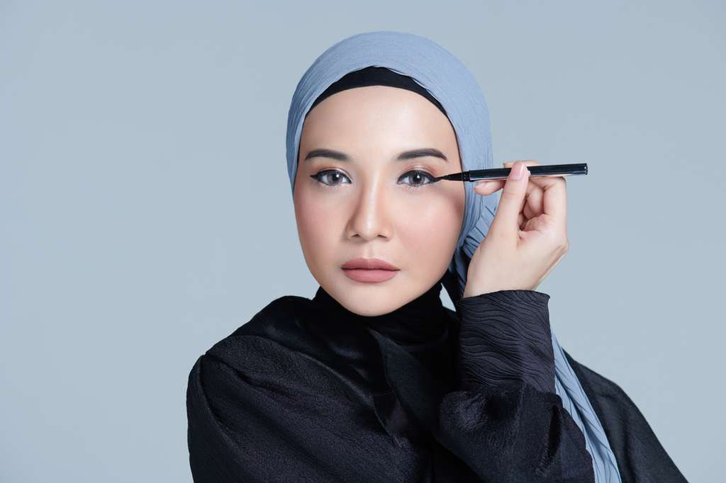 Kamu Termasuk Tim Eye Makeup yang Mana Selama Era New Normal?