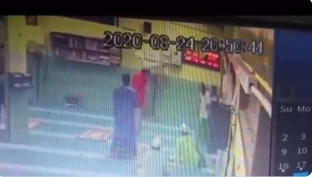 Video Jemaah Tendang dan Pukul Jemaah Lain Video Jemaah Tendang dan Pukul Jemaah Lain