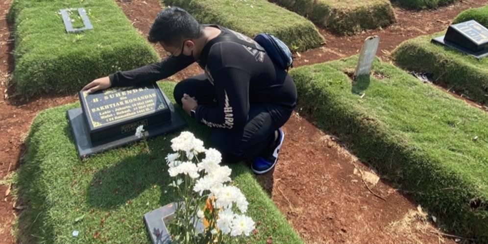 Ayah Ocha meninggal dunia