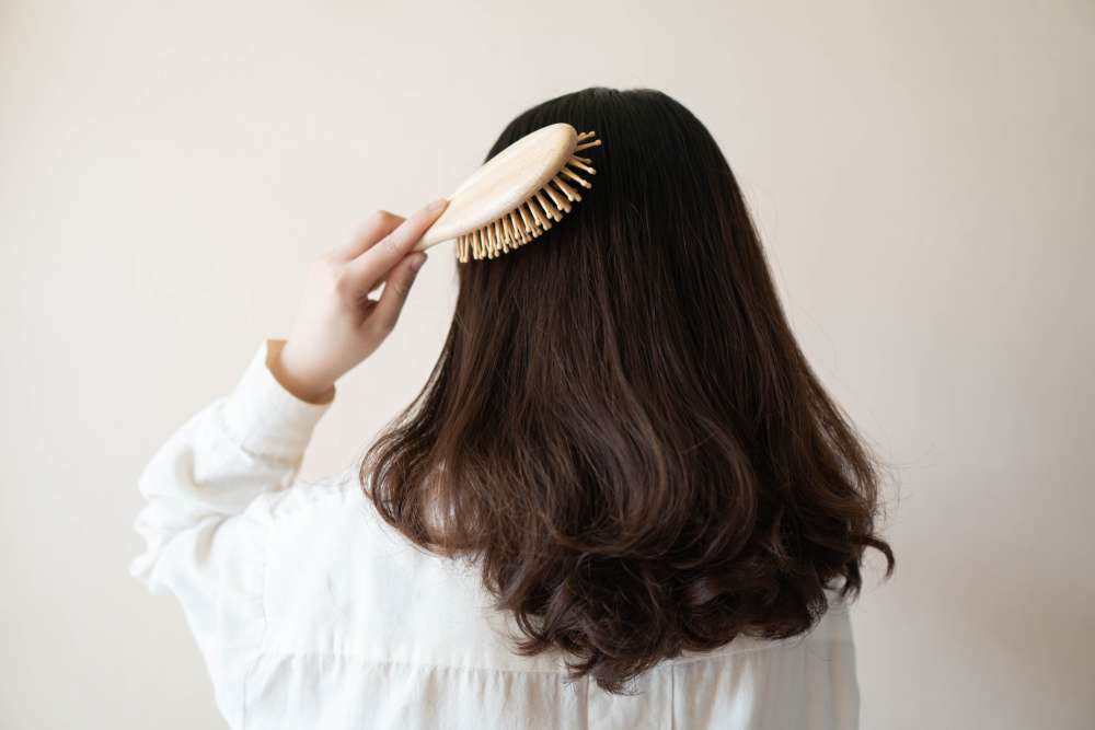 Menyisir Rambut