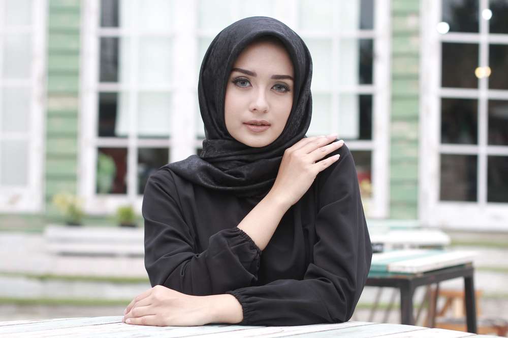 Pakaian Serba Hitam