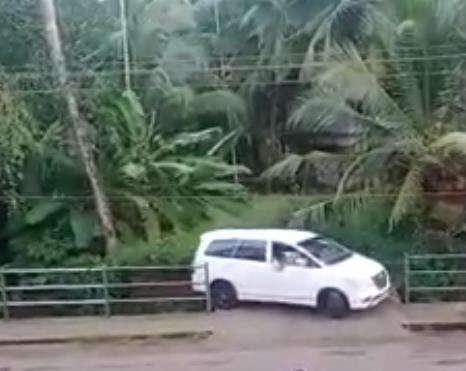 Salah perhitungan sedikit saja bisa masuk parit.