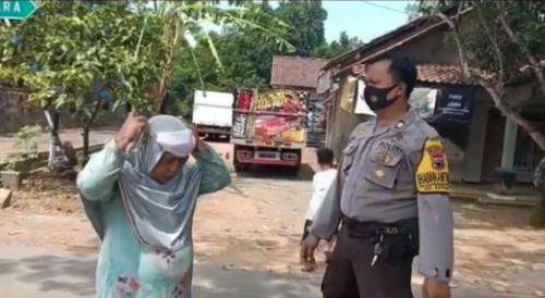 Pakai masker kok seperti bandana?