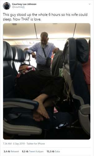 Pria rela berdiri 3 jam di dalam pesawat demi sang istri