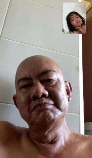 Tangkapan layar video call terakhir adik Trisyia dengan ayahnya.