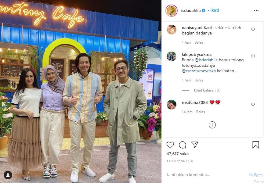 Cut Meyriska dan Iis Dahlia