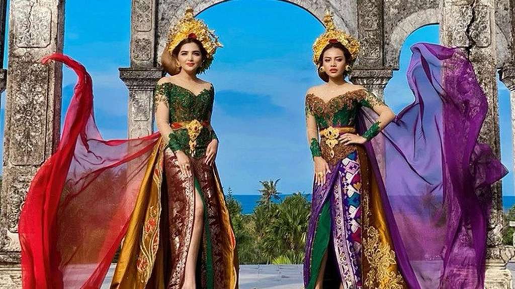 Ashanty dan Aurel tampil anggun dengan kebaya bali Ashanty dan Aurel tampil anggun dengan kebaya bali