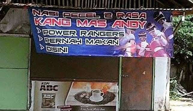 Potret spanduk pedagang kocak nyeleneh