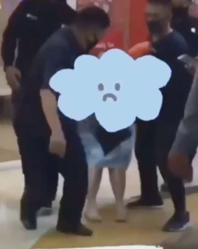 Video Wanita Tidak Memakai Masker